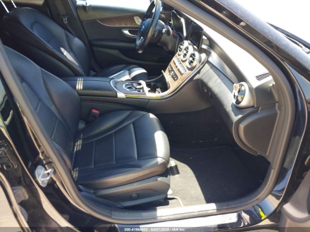 55SWF8EB6KU315843 Mercedes-Benz C 300 4matic