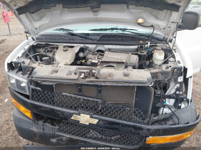 1GCWGBFG4J1326904 Chevrolet Express 2500 Work Van