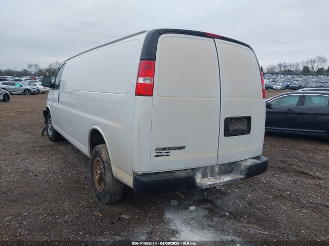 1GCWGBFG4J1326904 Chevrolet Express 2500 Work Van