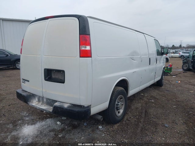 1GCWGBFG4J1326904 Chevrolet Express 2500 Work Van