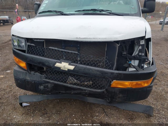 1GCWGBFG4J1326904 Chevrolet Express 2500 Work Van