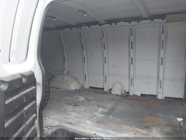 1GCWGBFG4J1326904 Chevrolet Express 2500 Work Van