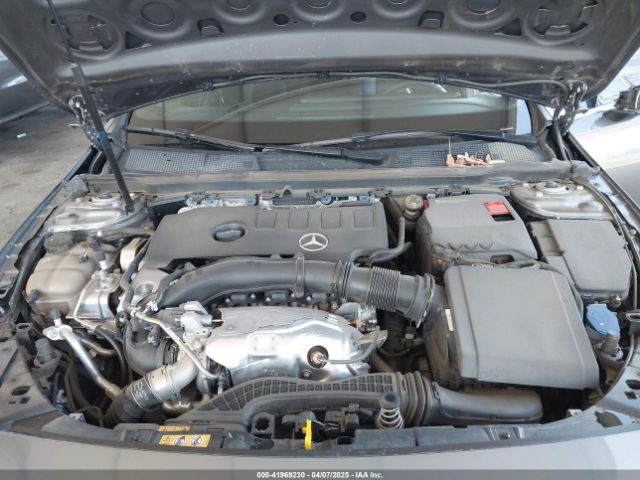 W1K3G4EBXNJ363309 Mercedes-Benz A 220