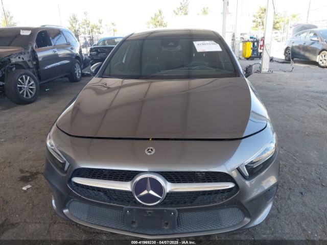 W1K3G4EBXNJ363309 Mercedes-Benz A 220