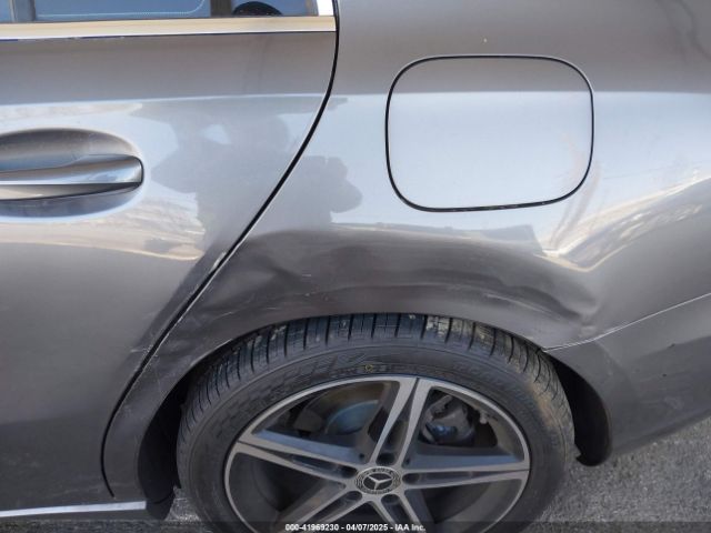 W1K3G4EBXNJ363309 Mercedes-Benz A 220