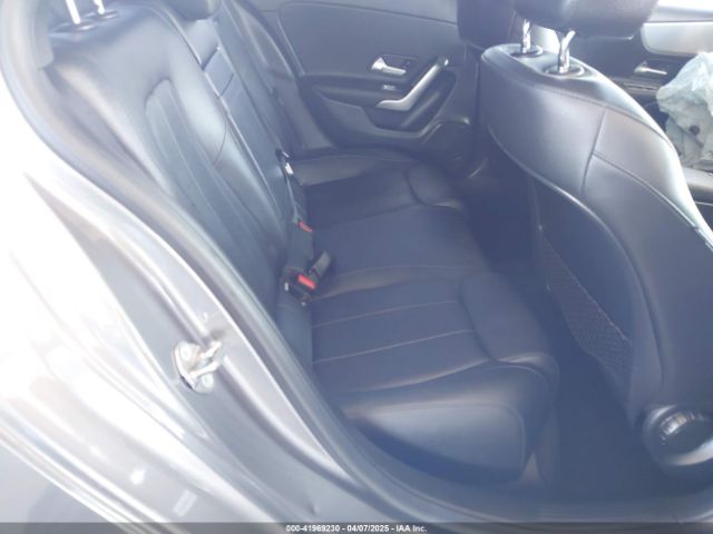 W1K3G4EBXNJ363309 Mercedes-Benz A 220