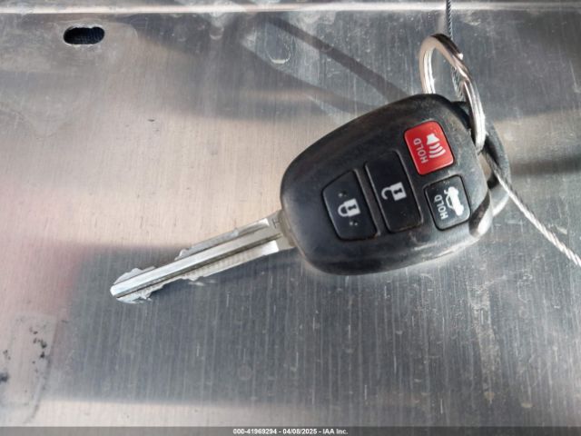 5YFBURHE6JP810483 Toyota COROLLA SE