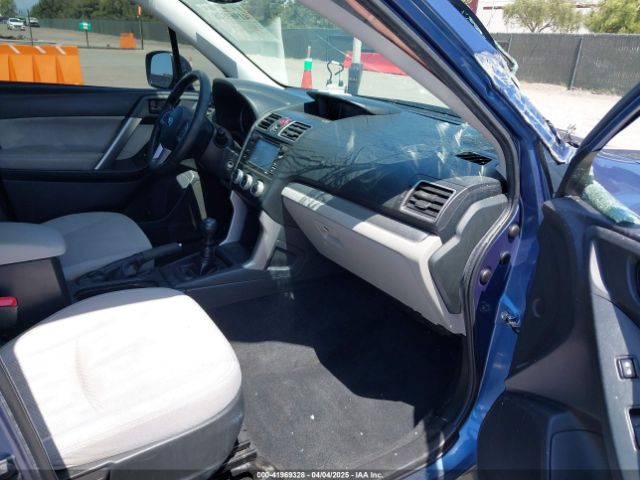 JF2SJAACXJG560929 Subaru Forester 2.5i