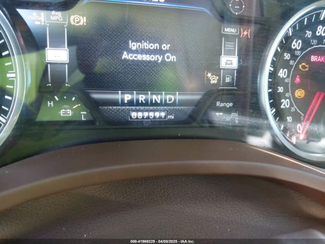 1C6RREJT3NN143075 RAM 1500 Laramie  4x2 5'7 Box