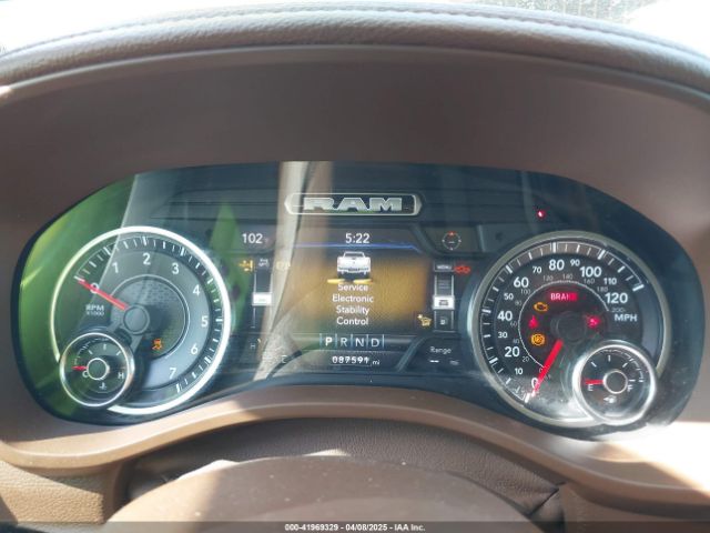1C6RREJT3NN143075 RAM 1500 Laramie  4x2 5'7 Box