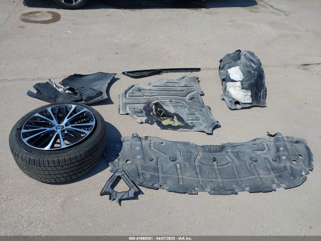 4T1M11AK0LU999698 Toyota CAMRY SE