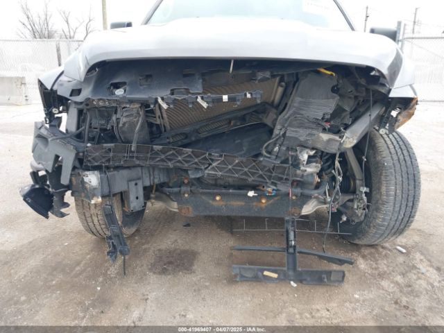 1C6RR7FG1KS547920 RAM 1500 Classic Express  4x4 6'4 Box