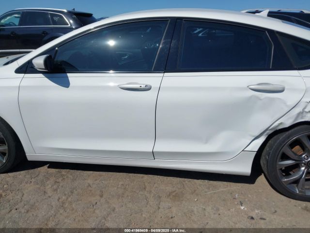 1C3CCCDG6FN644289 Chrysler 200 S