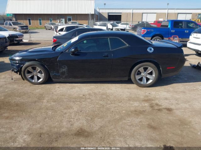 2C3CDZAGXKH672071 Dodge Challenger Sxt