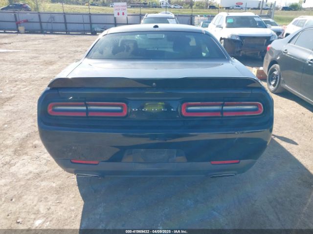 2C3CDZAGXKH672071 Dodge Challenger Sxt