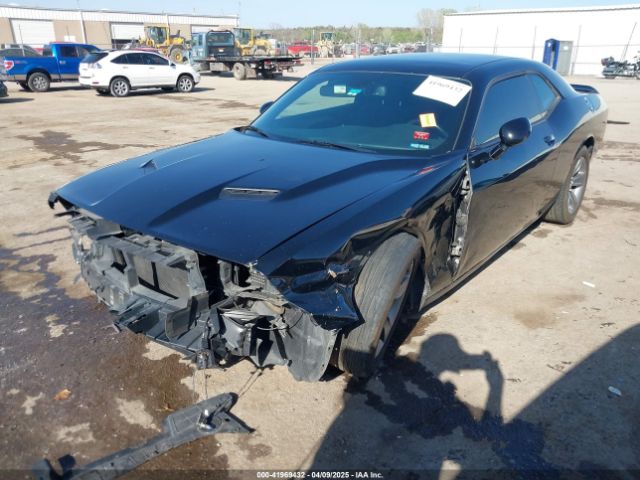 2C3CDZAGXKH672071 Dodge Challenger Sxt