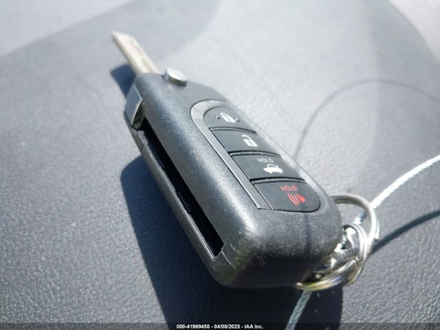 5YFEPMAE0MP197864 Toyota COROLLA LE
