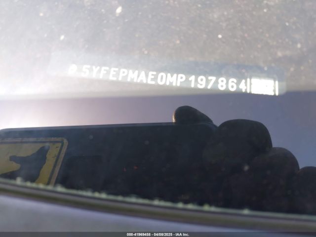 5YFEPMAE0MP197864 Toyota COROLLA LE