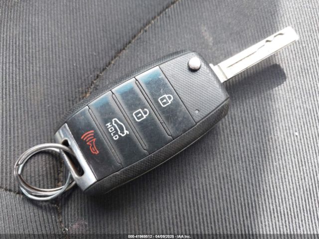 KNDJP3A57J7611230 KIA SOUL +