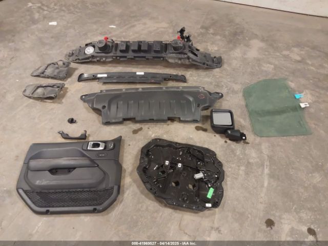 1C4HJXFG1JW289594 Jeep Wrangler Unlimited Rubicon 4x4