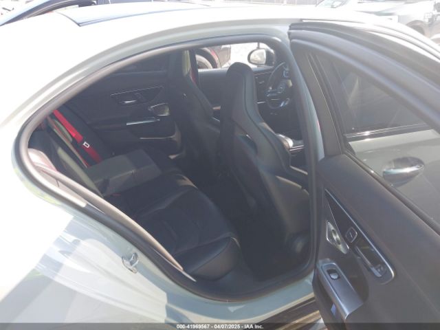 W1KAF8AB5RR173089 Mercedes-Benz Amg C 63 S E Performance