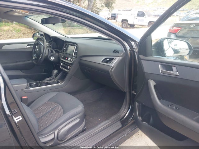 5NPE24AF9JH674680 Hyundai SONATA SE