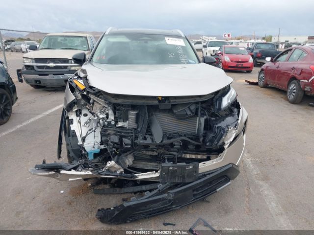 JN8BT3DC9SW380336 Nissan Rogue Platinum Fwd