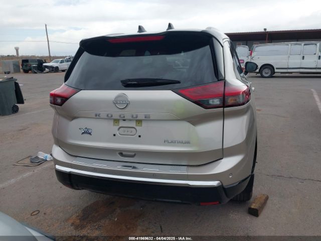JN8BT3DC9SW380336 Nissan Rogue Platinum Fwd
