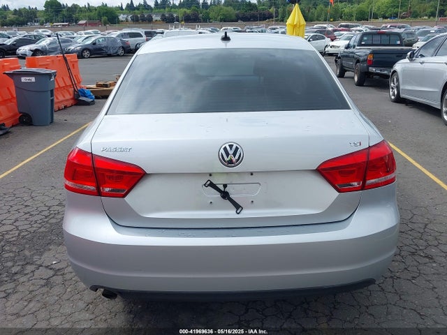 Volkswagen Passat 2015 1VWAT7A35FC067680 Image 16