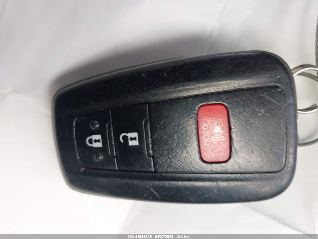 Toyota Prius Two 2017 JTDKBRFU2H3545368 Image 11