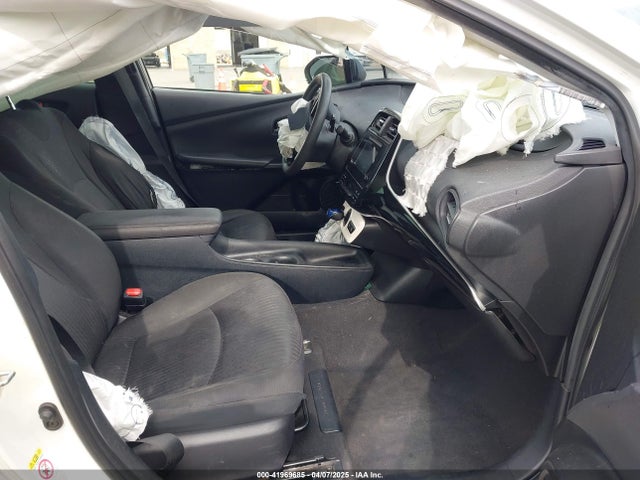 Toyota Prius Two 2017 JTDKBRFU2H3545368 Image 5