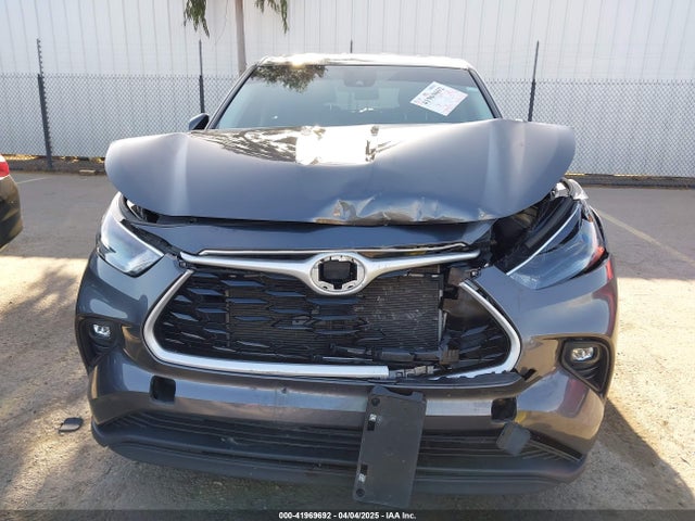 5TDKDRBH0PS034516 Toyota Highlander Le
