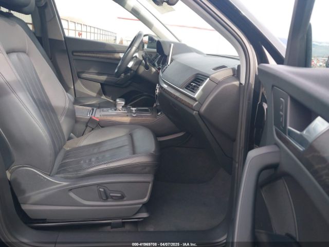 WA1BNAFY5K2079938 Audi Q5 45 Premium
