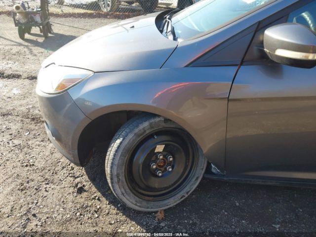 1FADP3K22EL327833 Ford FOCUS SE