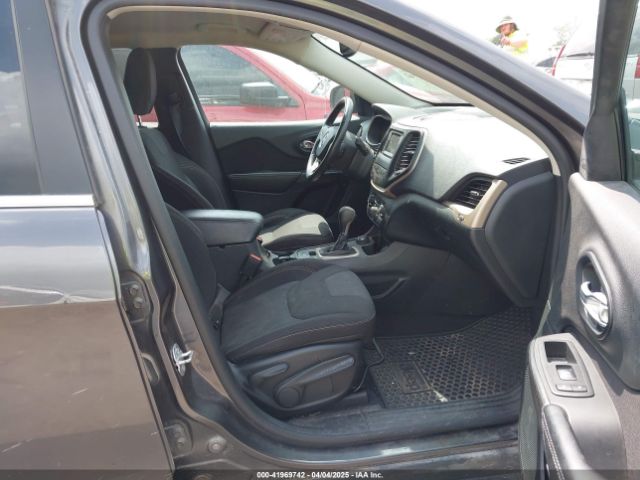 1C4PJMCS2FW601271 Jeep Cherokee Latitude
