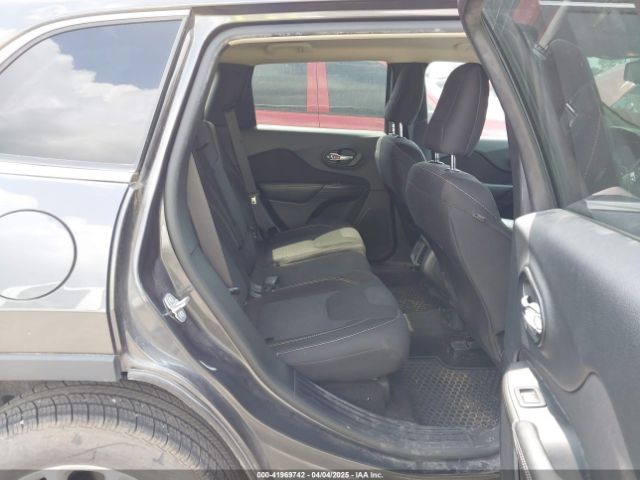 1C4PJMCS2FW601271 Jeep Cherokee Latitude