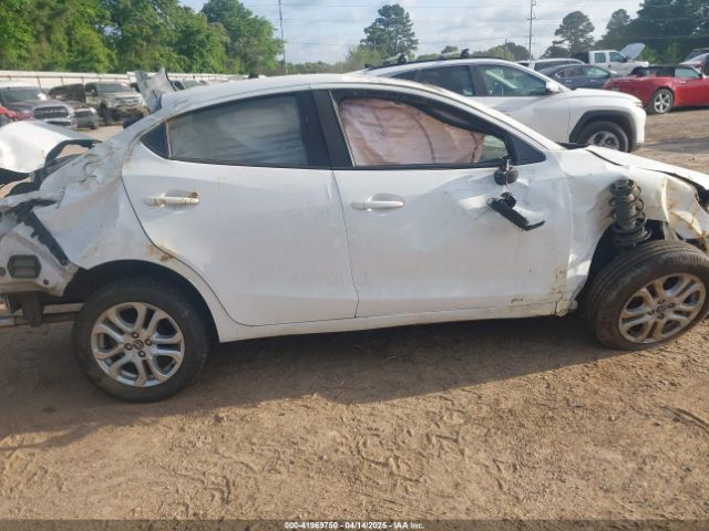 3MYDLBYV2HY163594 Toyota YARIS IA