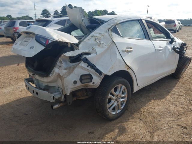 3MYDLBYV2HY163594 Toyota YARIS IA