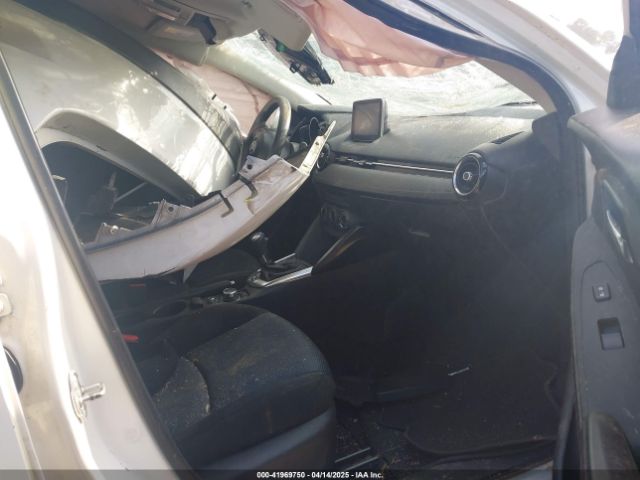 3MYDLBYV2HY163594 Toyota YARIS IA