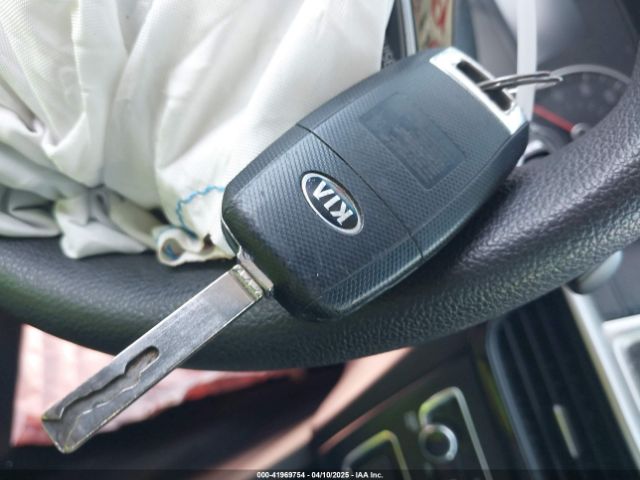 5XXGT4L34LG423203 KIA Optima Lx