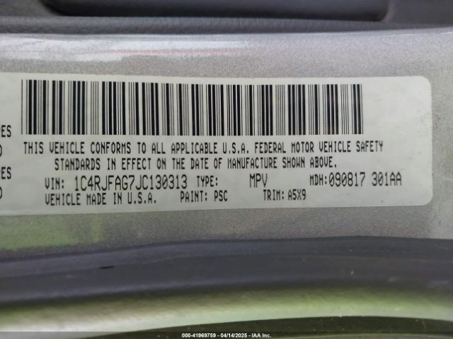 1C4RJFAG7JC130313 Jeep Grand Cherokee Laredo E 4x4