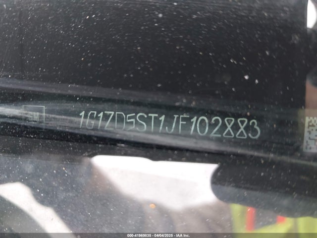 1G1ZD5ST1JF102883 Chevrolet MALIBU LT