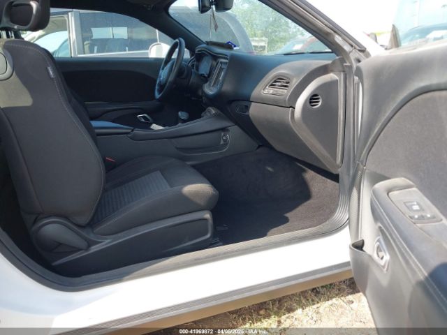 2C3CDZAG2NH159983 Dodge Challenger Sxt