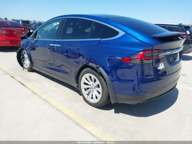 2020 TESLA MODEL X 5YJXCDE20LF302966 Photo 2