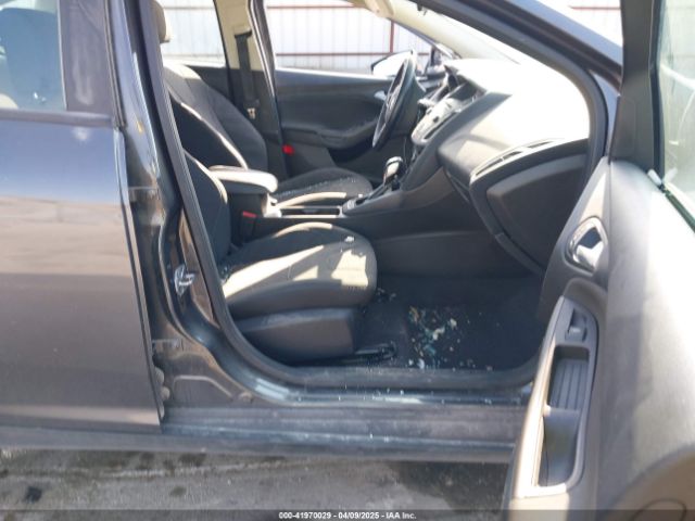 1FADP3F2XGL317130 Ford FOCUS SE