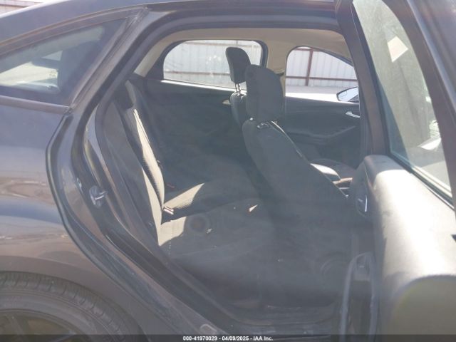 1FADP3F2XGL317130 Ford FOCUS SE