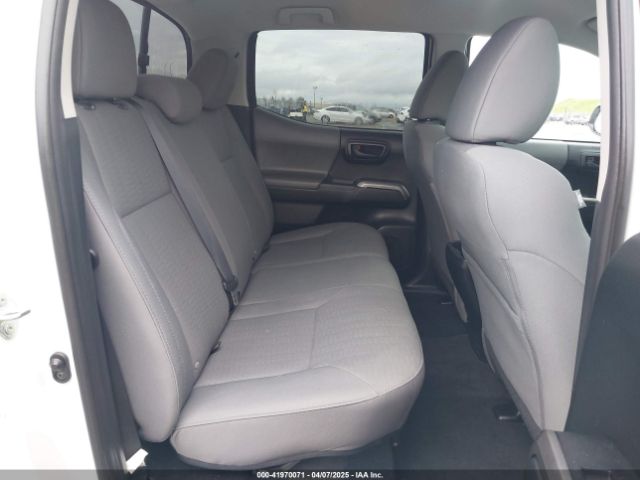5TFAX5GN1HX101078 Toyota Tacoma Sr5