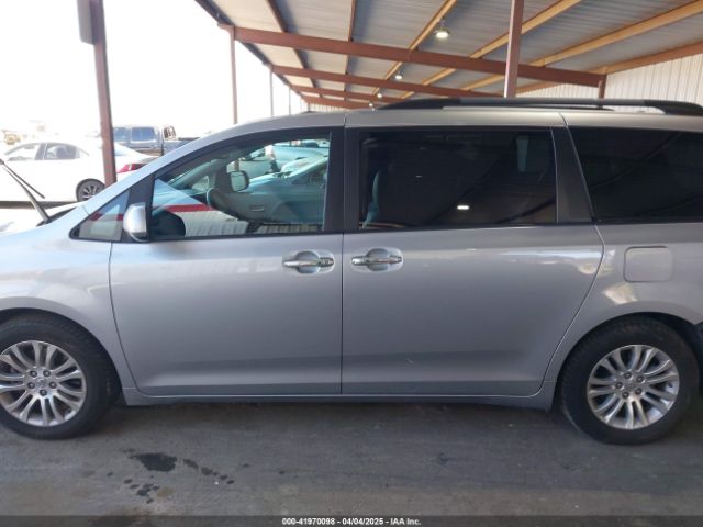 5TDYK3DC9FS611086 Toyota Sienna Xle 8 Passenger