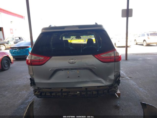 5TDYK3DC9FS611086 Toyota Sienna Xle 8 Passenger