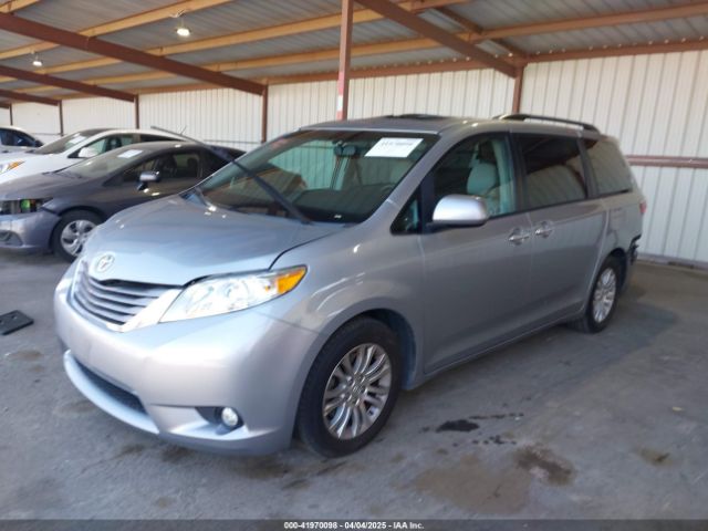 5TDYK3DC9FS611086 Toyota Sienna Xle 8 Passenger